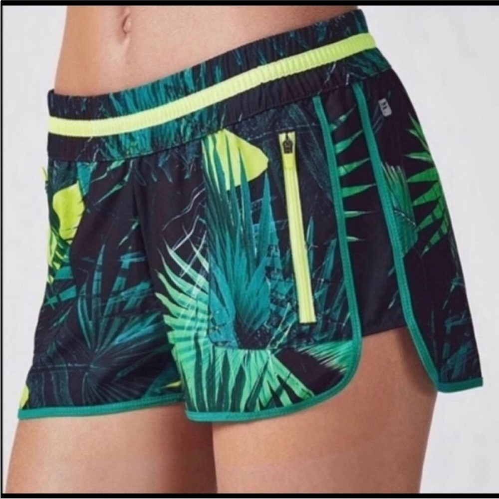 Fabletics Tyson Tropical Leaf Athletic Shorts Large